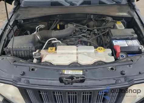 2010 Jeep Liberty Sport z USA, uszkodzony, nr VIN 1J4PN2GKXAW135420